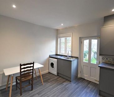 2 Bedroom Terraced To Let - Photo 6