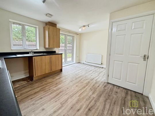 3 bedroom end of terrace house to rent - Photo 1