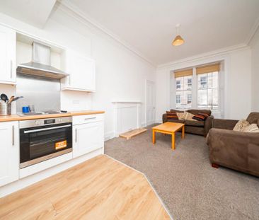 3 bedroom flat to rent - Photo 5