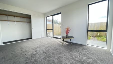 Modern 4-Bedroom Home!!! - Photo 4