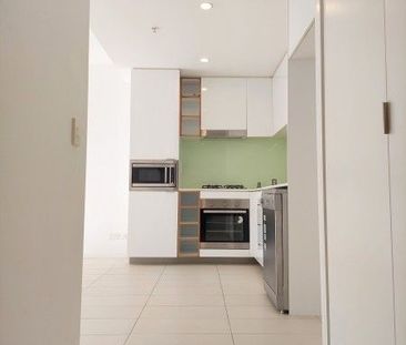 One Bedroom Unfurnished Apartment For Rent, South Brisbane QLD - Photo 1