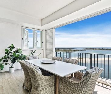 Luxury Broadwater Living - Marine Parade, Labrador - Photo 3