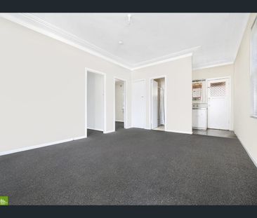 1/35 Thames Street, West Wollongong, NSW 2500 - Photo 3