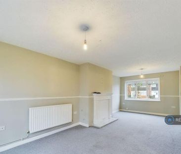 3 bedroom end of terrace house to rent - Photo 2