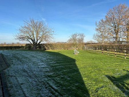 4 bedroom detached house to rent - Photo 3