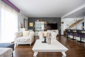 REF.7729 — Luxury Villa with Private Pool 500 Metres from the Sea