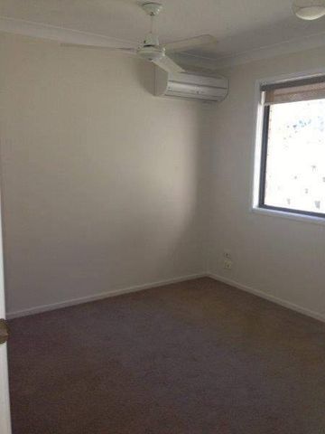 4 Bedroom Fully air-conditioned house! - Photo 3