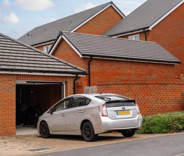 3 bedroom semi-detached house to rent - Photo 2