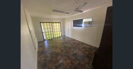 Spacious 3-Bedroom Home in Andergrove - Photo 3