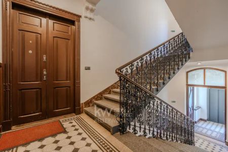 Pronájem elegantního bytu 2+kk s balkonem a krásným výhledem ve Vršovicích - Photo 4