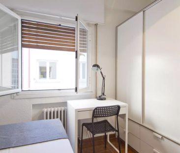 Single Bed in Rooms for rent in modern 6-bedroom apartment in Nueva... - Photo 4