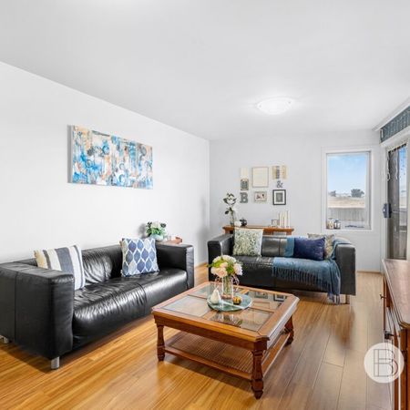 Spacious 2 bedroom - Photo 3