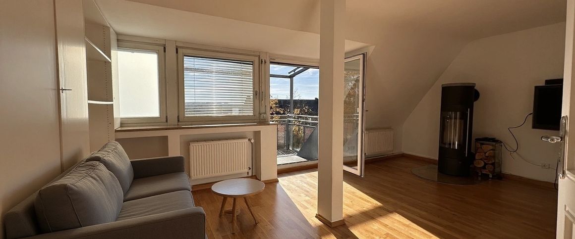 Zuhause neu erleben: Dachterrasse, Kaminofen, Einbauküche....! - Foto 1