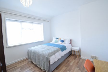 Room in a Shared House, Westway, W12 - Photo 3