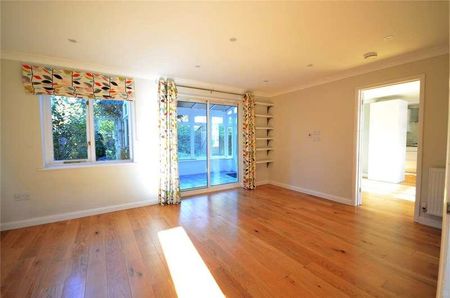 The Old Orchard, Farnham, Surrey, GU9 - Photo 3