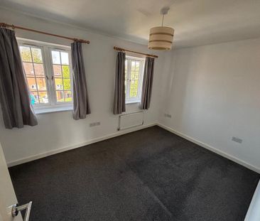 3 bedroom end of terrace house to rent - Photo 2