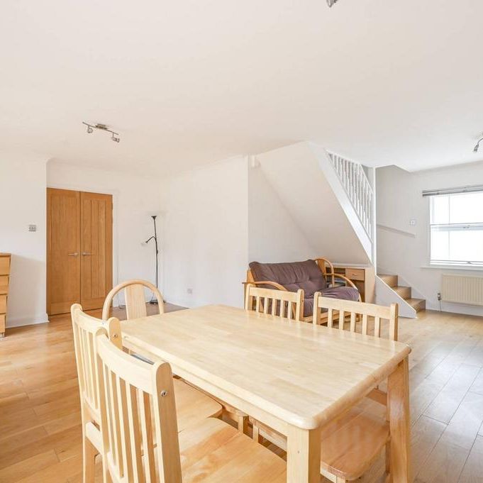 3 bedroom flat to rent - Photo 1
