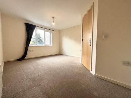 2 Bedroom Flat - First Floor To Let - Photo 5