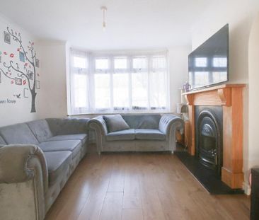 3 bedroom semi-detached house to rent - Photo 2