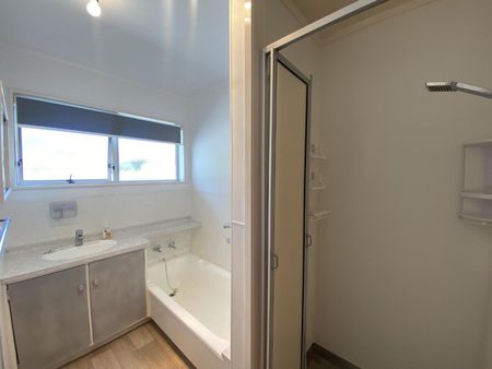 Minutes to the CBD - Photo 4