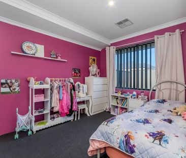Luxurious, High-Spec Family Living with Multiple Living Zones & Sol... - Photo 6