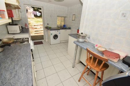 4 bedroom house to rent - Photo 3