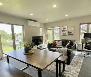 Easy-Care 3 Bedroom Home in the Heart of Ellerslie - Photo 1