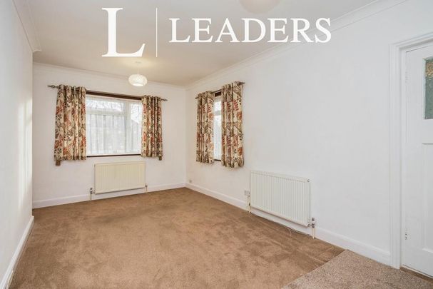 3 bedroom bungalow to rent - Photo 1