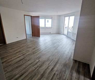 3-Zimmer-Wohnung mit Gäste-WC und großem Balkon in Dresden-Tolkewitz! - Photo 1