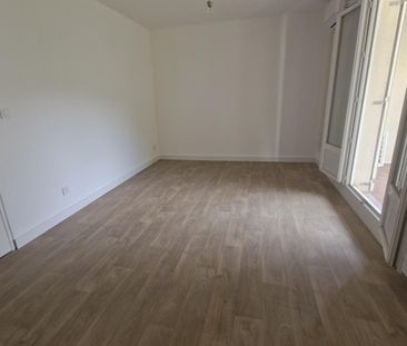Location Appartement 1 pièce 21m² LA CROIX VALMER 83420 - Photo 2