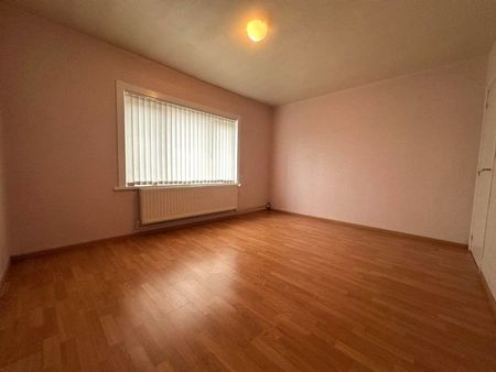 Appartement met twee slaapkamers en garage op rustige ligging te Assebroek! - Photo 5