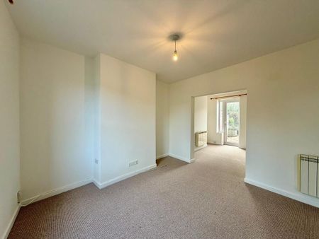 2 bedroom terraced house to rent - Photo 2