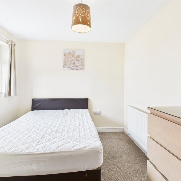 1 bedroom in a house share to rent - Photo 1