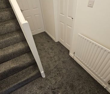 3 bed Semi-Detached - To Let - Photo 3