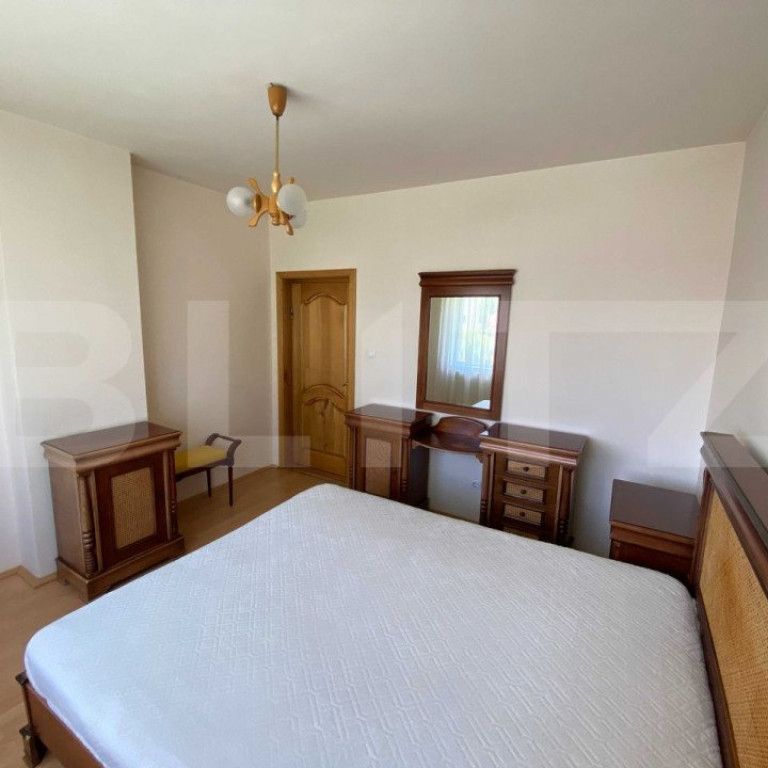 Casa oferita spre inchiriere - Fotografie 1