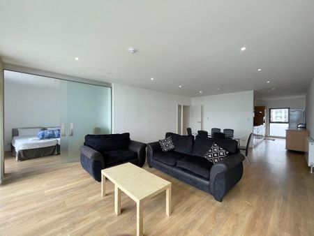 2 bedroom flat to rent - Photo 5
