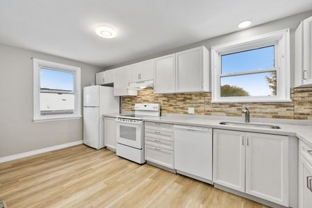 For Lease - 176 Sydenham Street Unit# Upper, Cobourg, Ontario - Photo 2