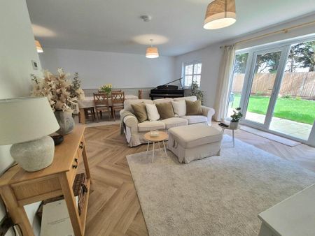 3 bedroom detached house to rent - Photo 3