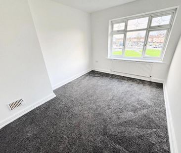 3 bedroom end of terrace house to rent - Photo 4