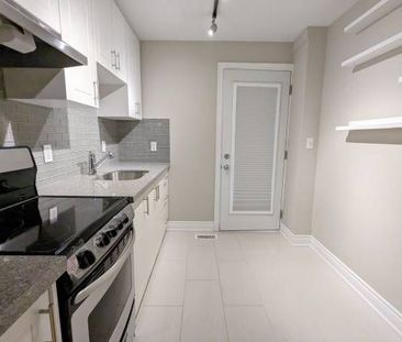 Lovely 1 bedroom on Kingston & Woodbine - Photo 2