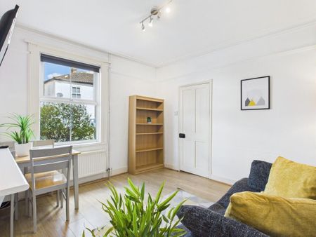 4 bedroom terraced house to rent - Photo 3