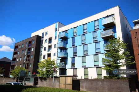 2 bedroom flat to rent - Photo 4