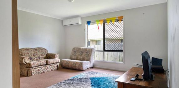 Family Home in Glenvale! - Photo 2