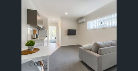 MODERN, FULLY FURNISHED, DESIGNER STUDIO APARTMENT - Photo 4