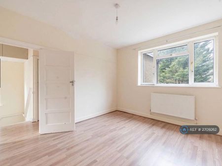 2 bedroom maisonette to rent - Photo 4