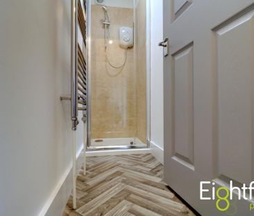 5 bedroom end of terrace house to rent - Photo 6