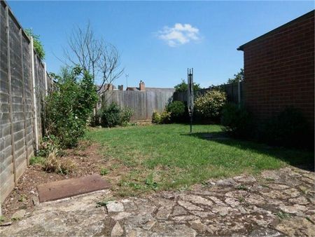 Lavender Grove, Bishops Hull, Taunton - Photo 2