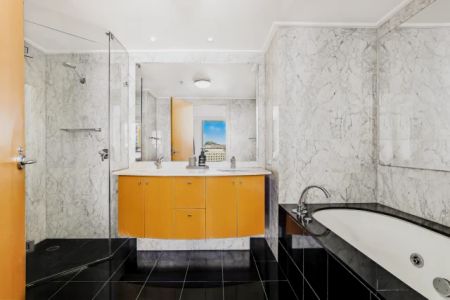 2Bedrooms, 2Bathrooms - Photo 3