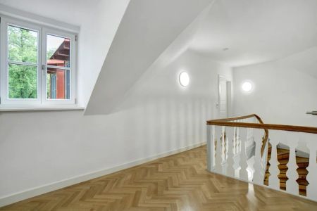 Miete: Erstbezug nach Kernsanierung - 4-Zimmer-Wohnung mit großem Garten in Denkmalhaus! - Foto 2