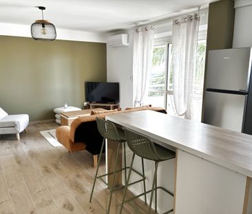 Location Appartement 2 pièces 58m² ST DENIS 97400 - Photo 2